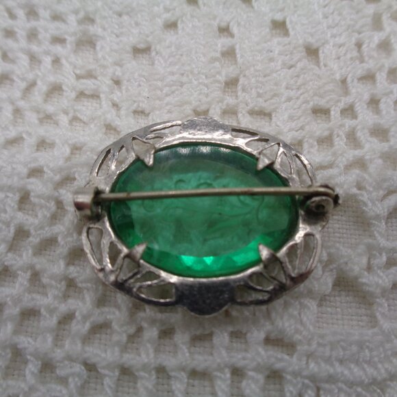 Vintage Art Deco Filigree GREEN GLASS INTAGLIO Small Brooch - Picture 5 of 6